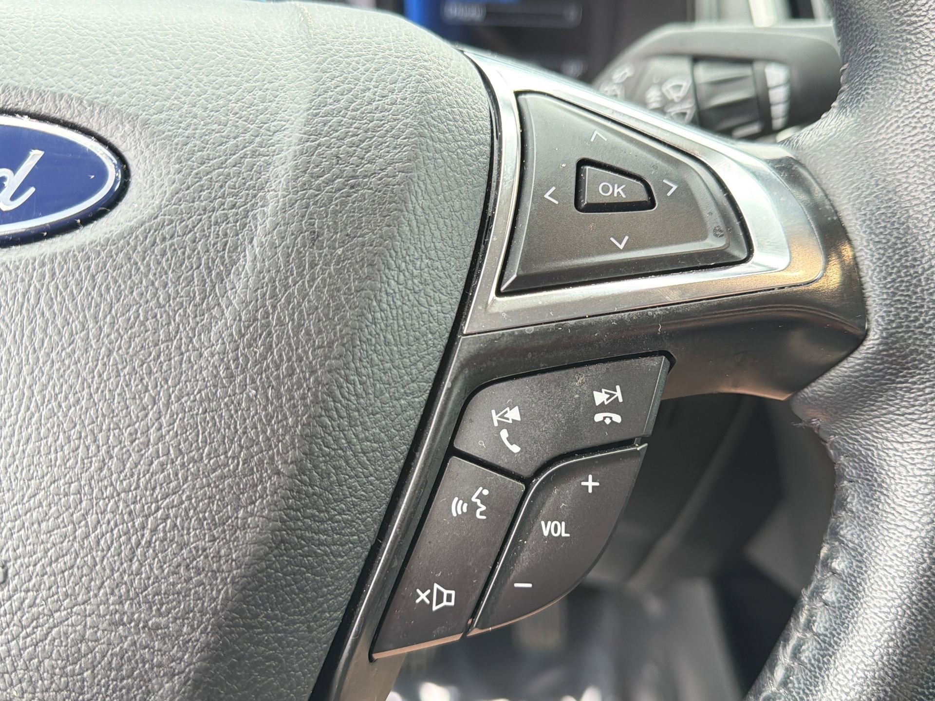 Certified 2024 Ford Edge SEL image 11