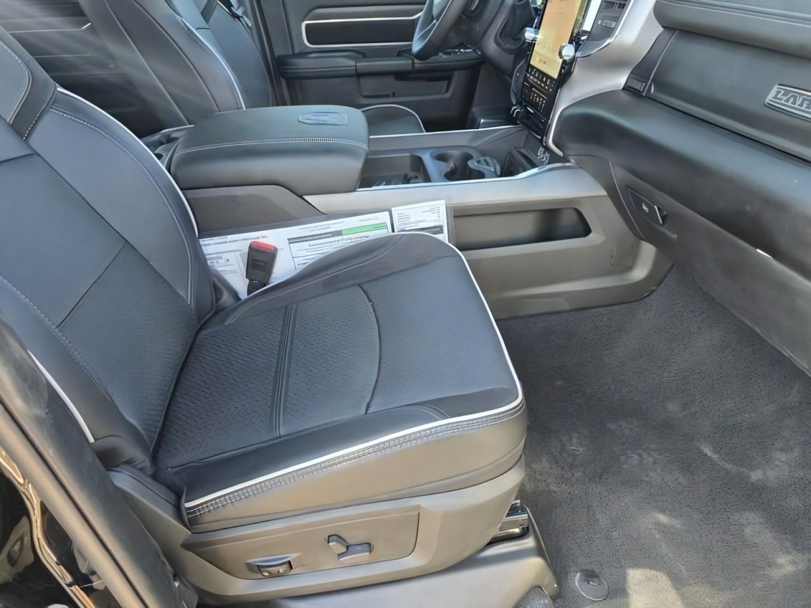 New 2025 RAM 2500 Laramie AWD/4WD image 12