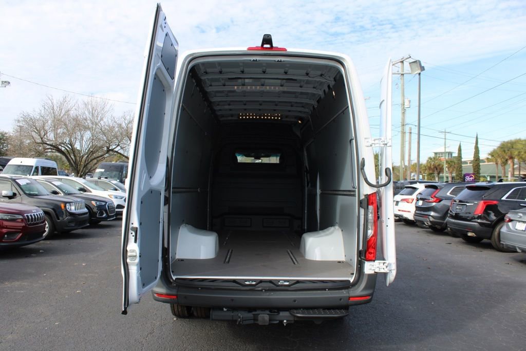 New 2025 Mercedes-Benz Sprinter 4500 image 34