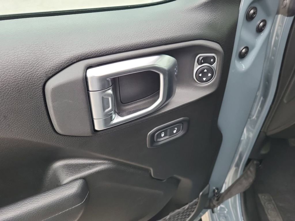 Used 2025 Jeep Gladiator Sport image 15