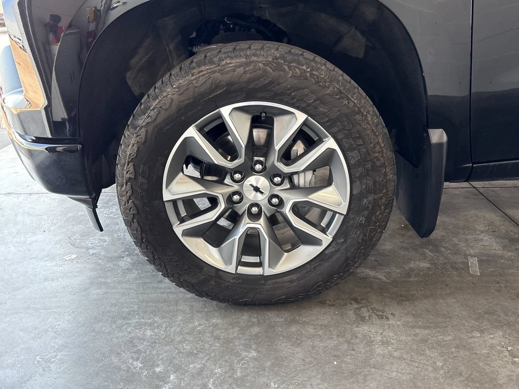 Used 2026 Chevrolet Silverado 1500 RST AWD/4WD image 37