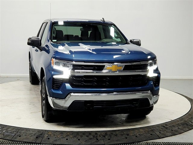 Used 2024 Chevrolet Silverado 1500 LT image 2