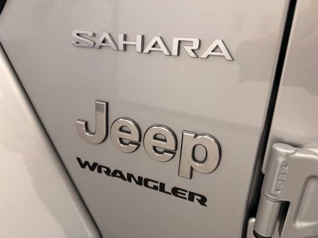 Used 2024 Jeep Wrangler Unlimited Sahara w/ Technology Group AWD/4WD image 15