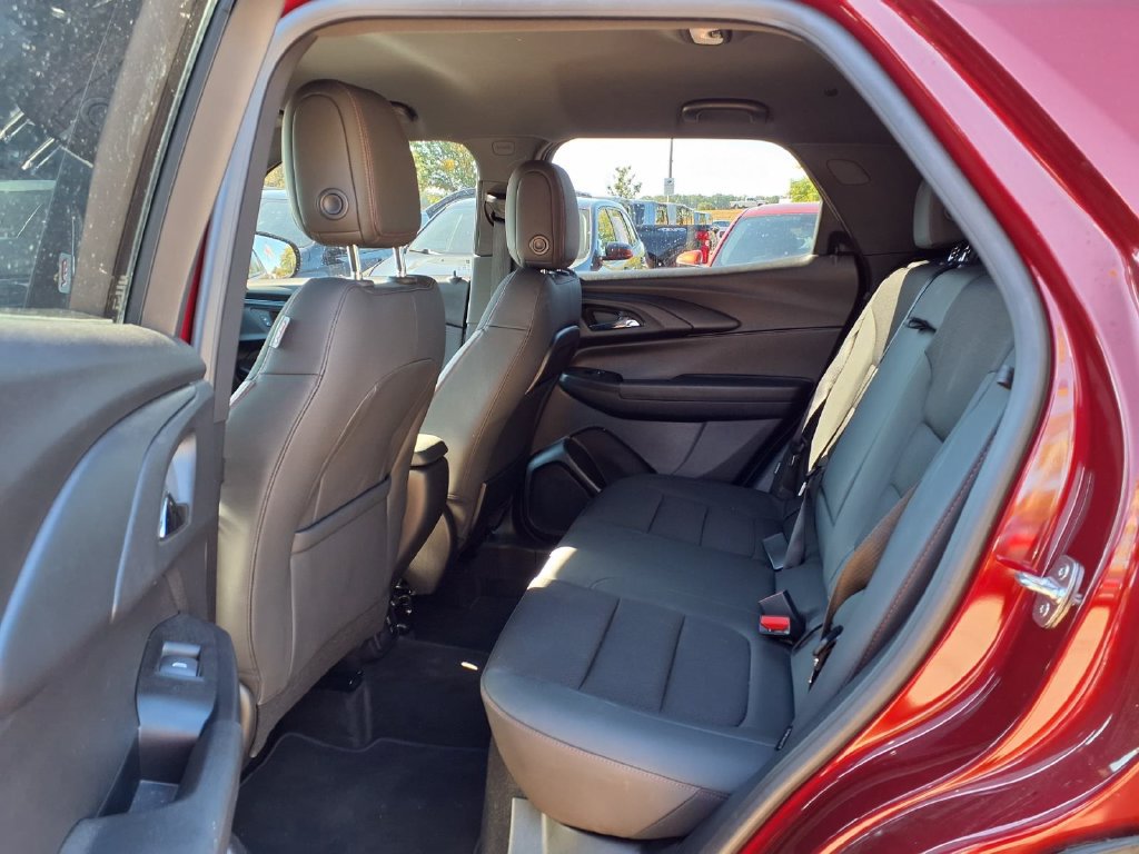 Used 2023 Chevrolet TrailBlazer RS w/ Convenience Package AWD/4WD image 13