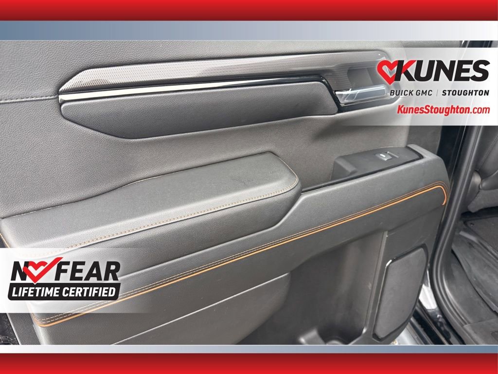 Used 2023 GMC Sierra 1500 AT4 w/ Technology Package image 32