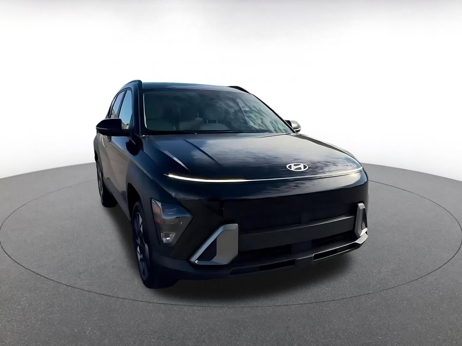 Used 2025 Hyundai Kona SEL image 3