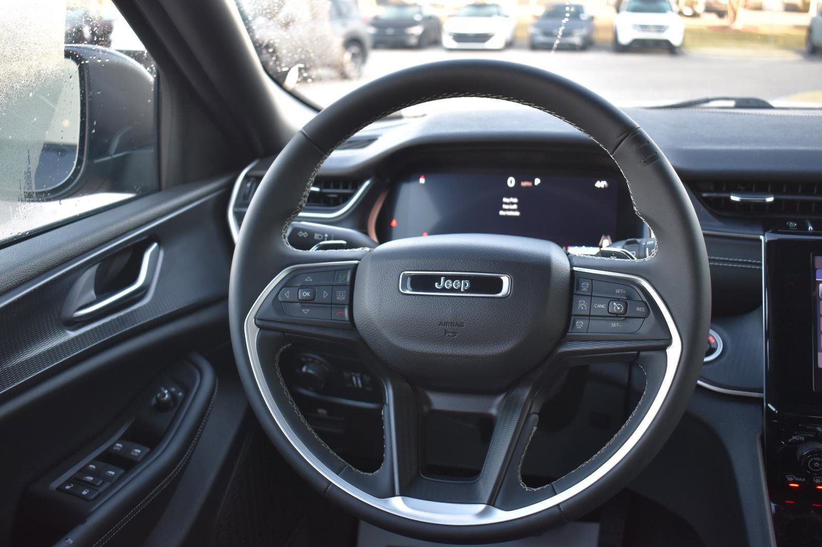 Used 2024 Jeep Grand Cherokee Laredo w/ Trailer Tow Package image 28