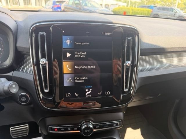 Used 2022 Volvo XC40 T5 R-Design w/ Climate Package AWD/4WD image 23