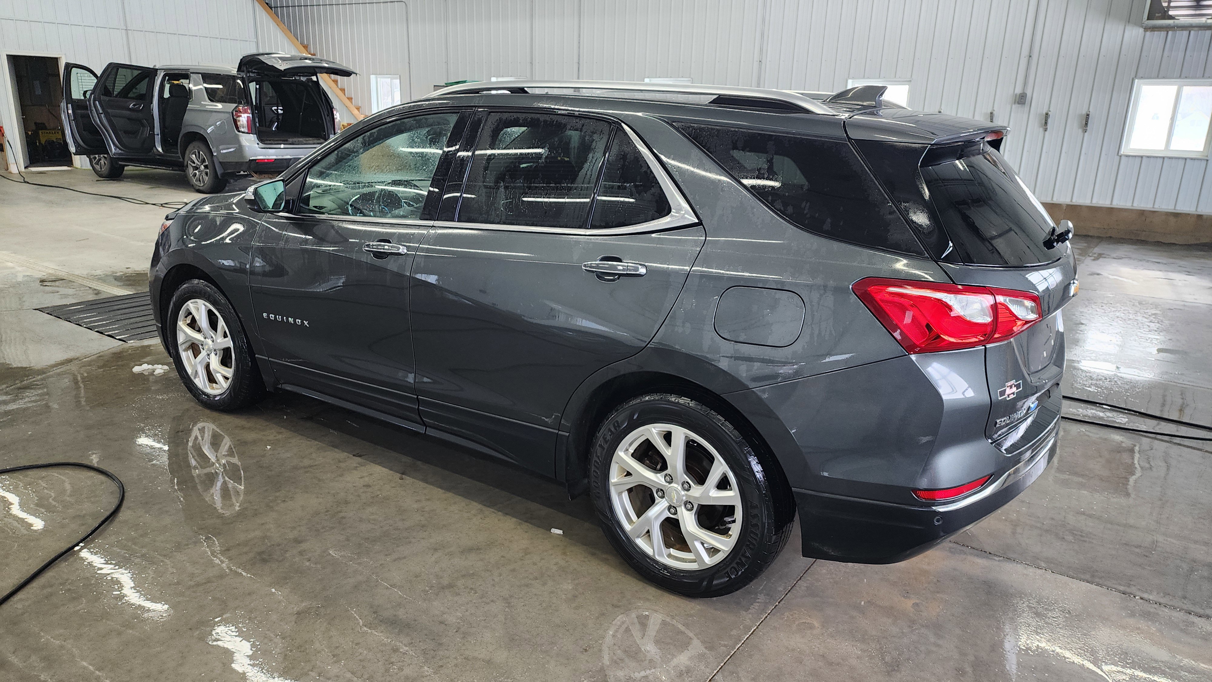 Used 2018 Chevrolet Equinox Premier FWD image 6