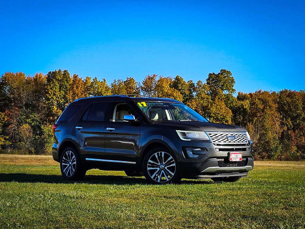 Used 2017 Ford Explorer Platinum video 2
