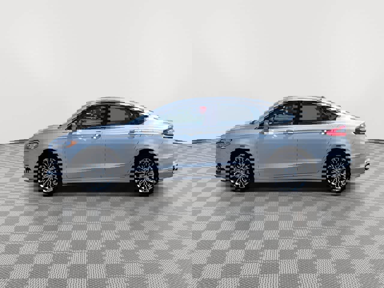 Used 2016 Ford Fusion SE w/ Equipment Group 202A image 4