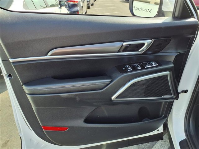 Used 2025 Kia Telluride S image 12