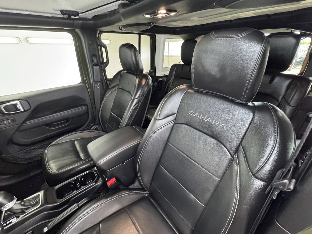 Used 2023 Jeep Wrangler Unlimited Sahara w/ Cold Weather Group AWD/4WD image 11