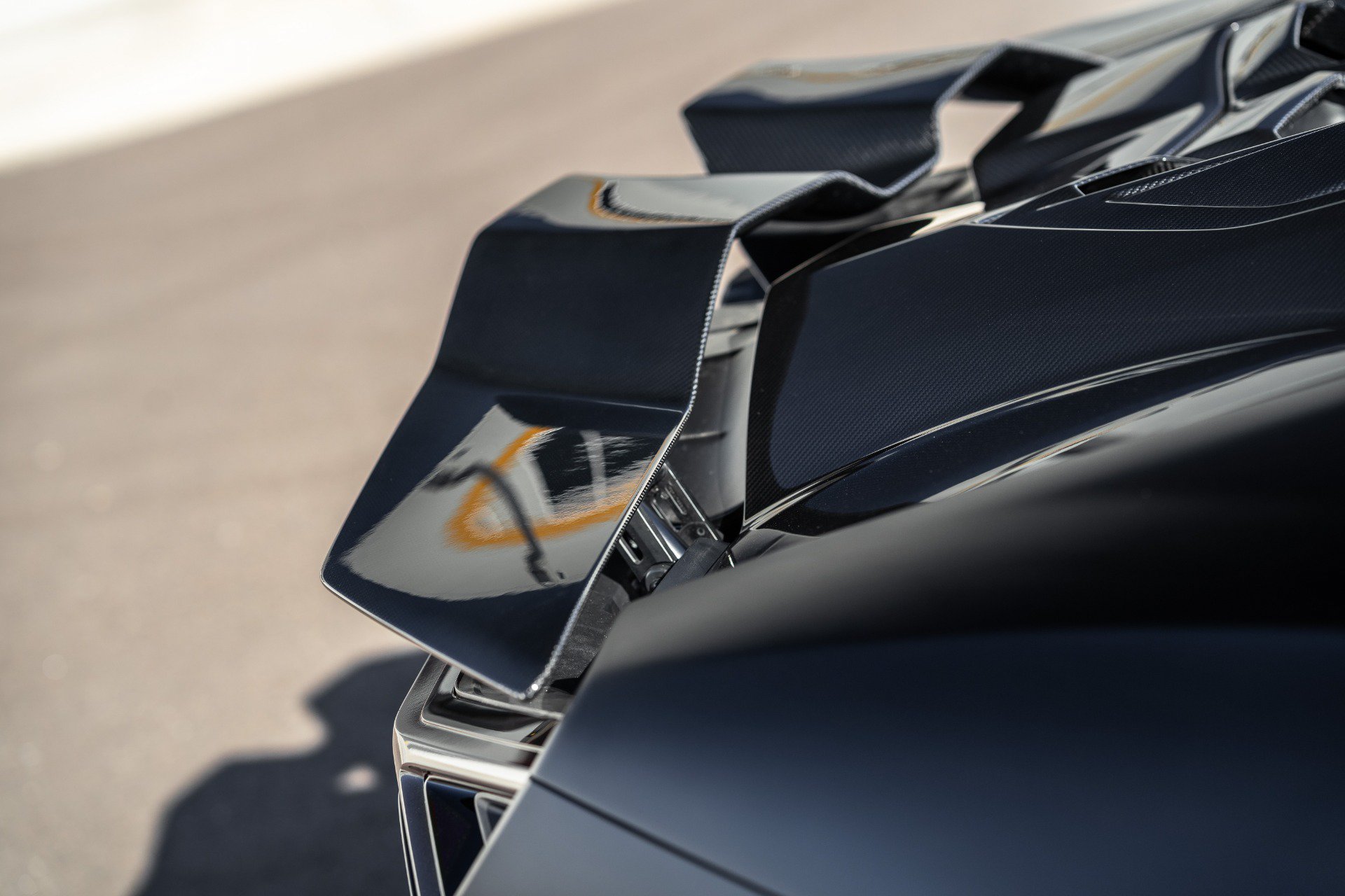 Used 2025 Lamborghini Revuelto AWD/4WD image 18