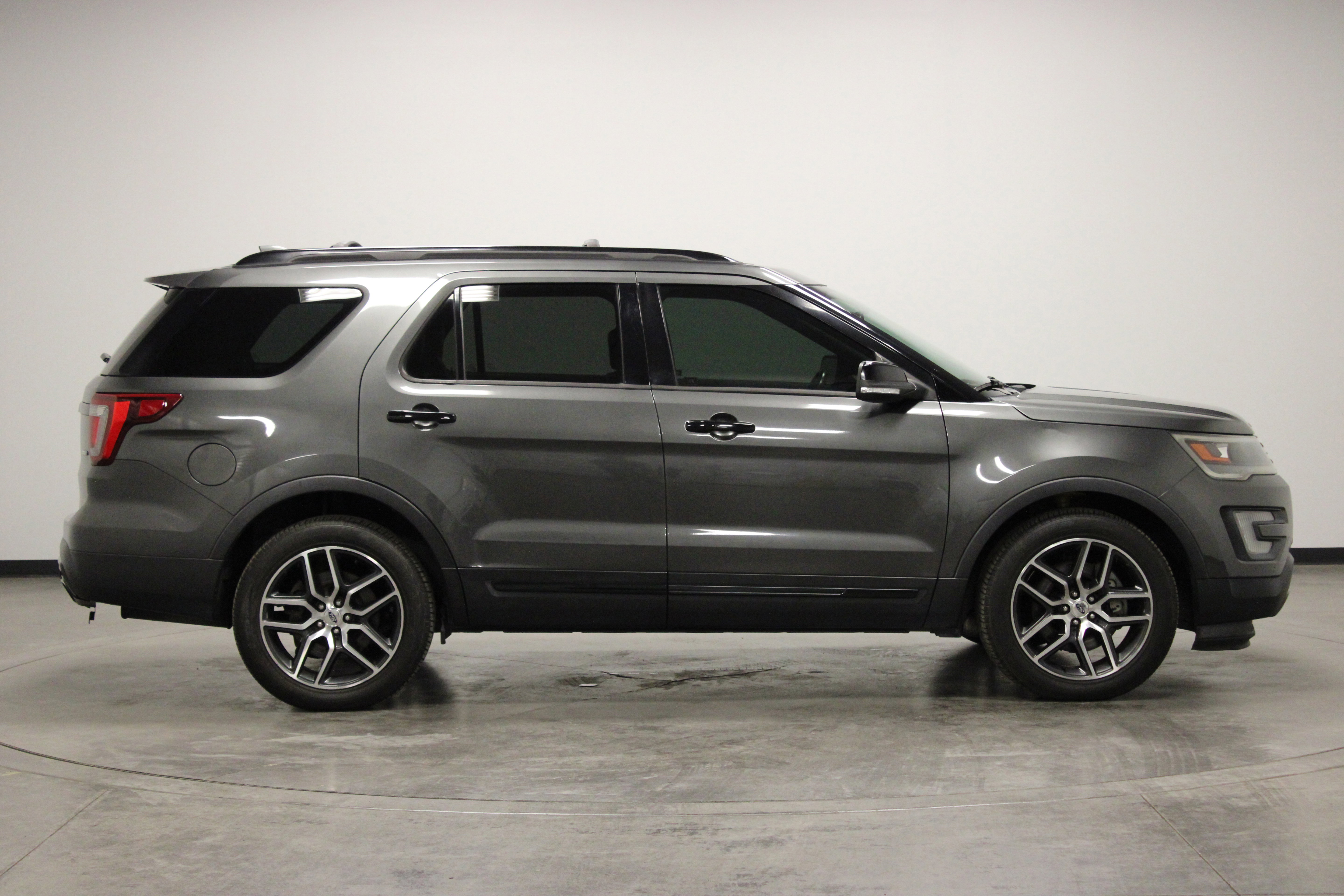 Used 2017 Ford Explorer Sport w/ Equipment Group 401A AWD/4WD image 9