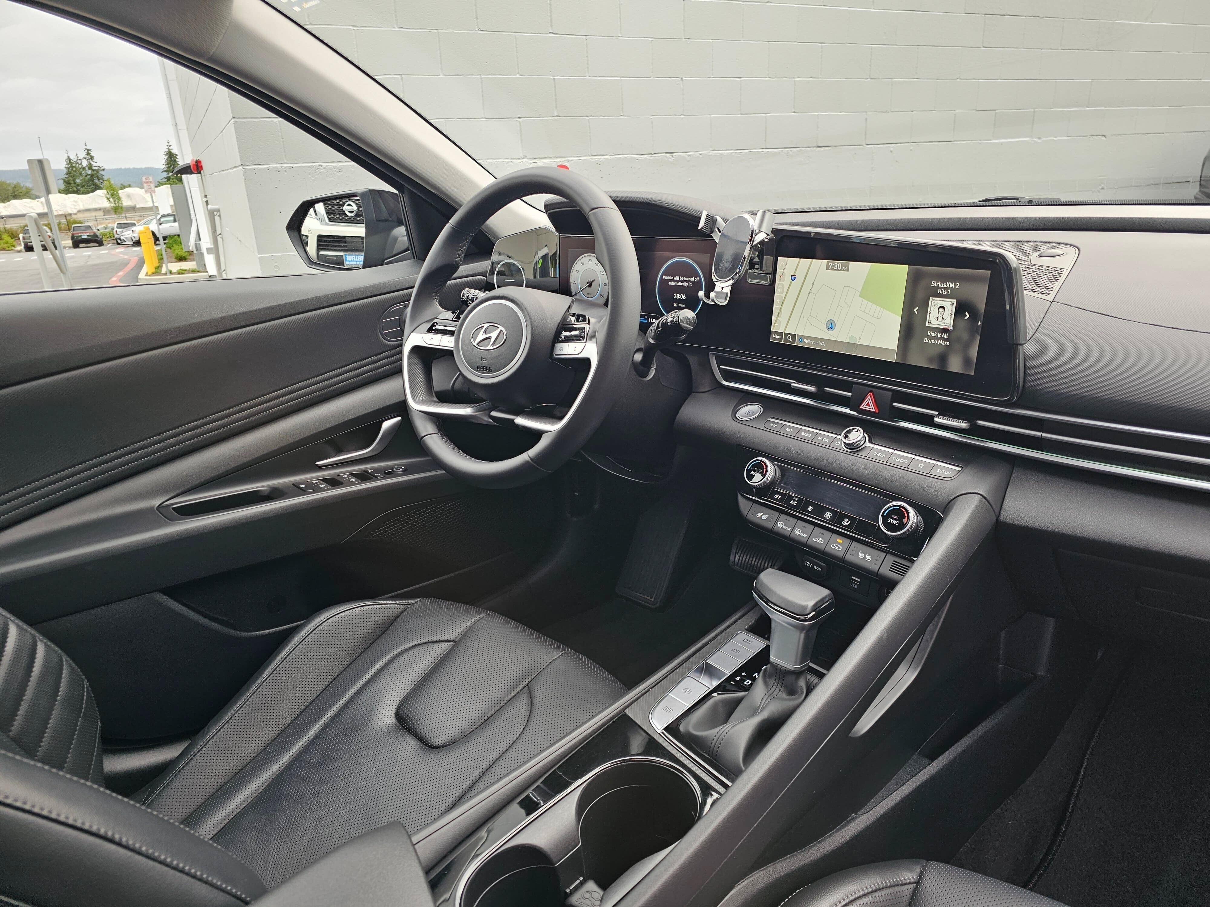 Used 2023 Hyundai Elantra Limited FWD image 10