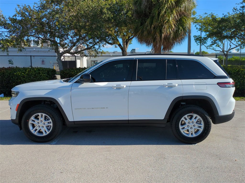 New 2025 Jeep Grand Cherokee Laredo image 8