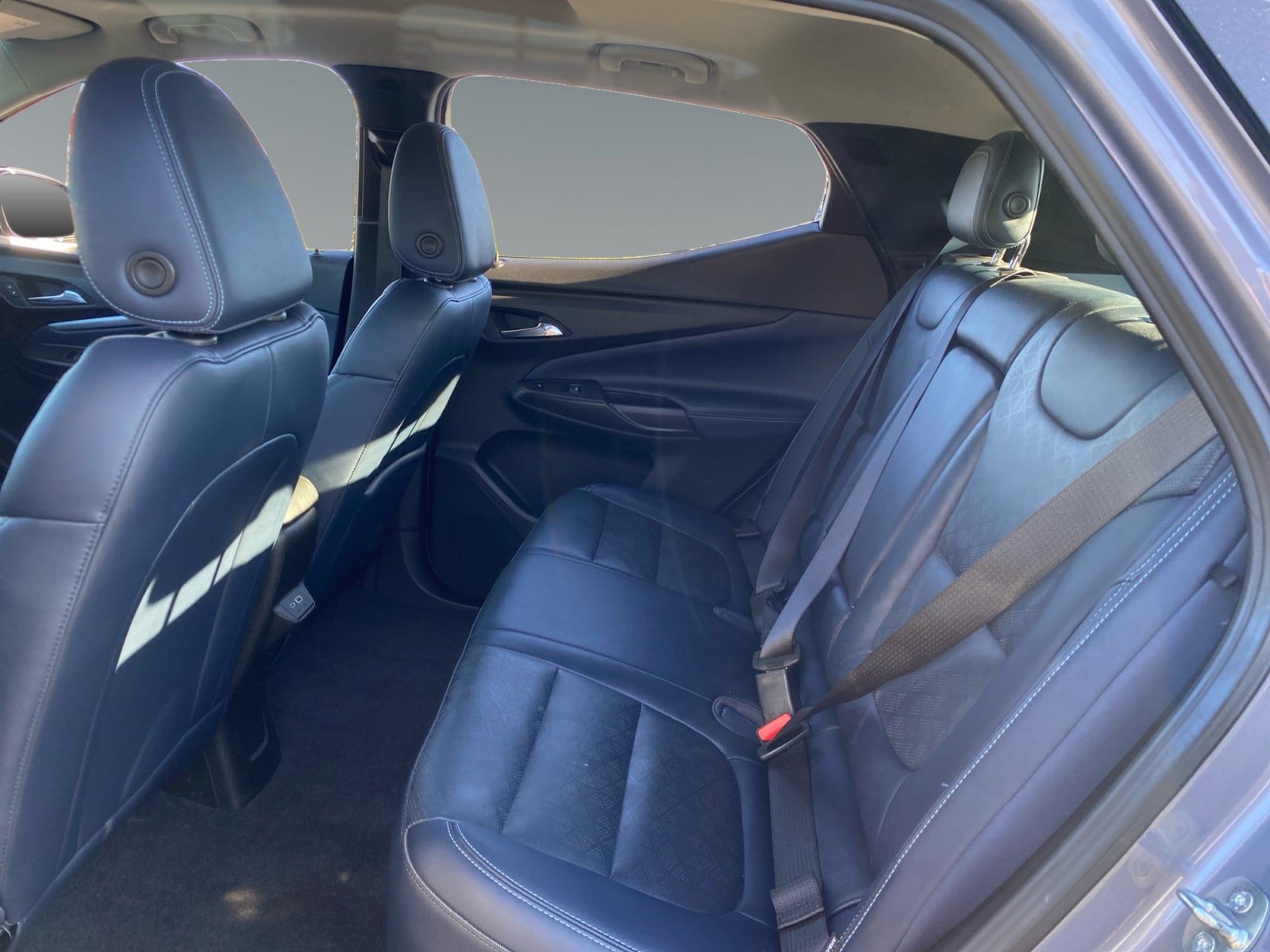 Used 2023 Chevrolet Bolt EUV Premier w/ Sun & Sound Package FWD image 13