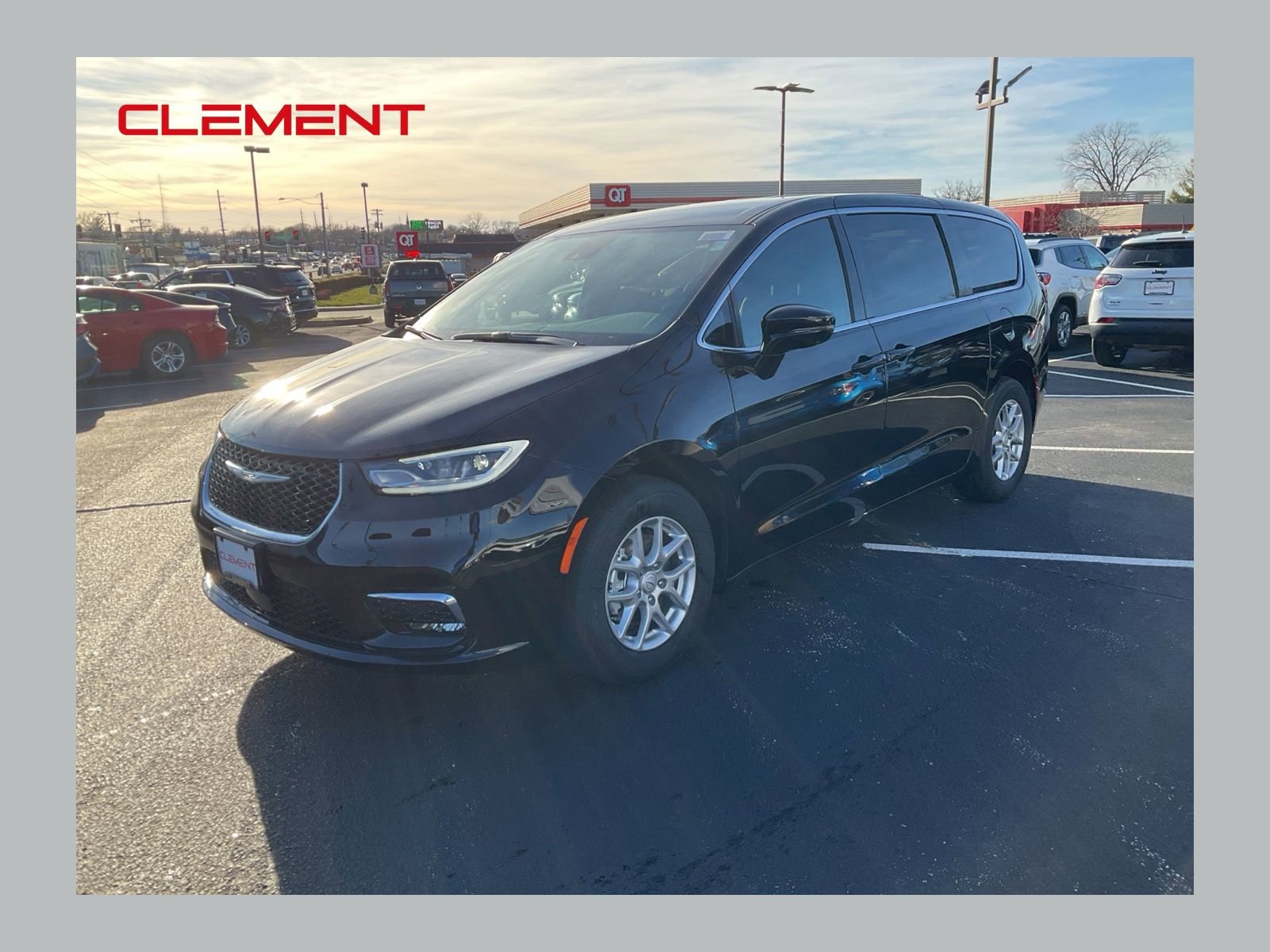 New 2026 Chrysler Pacifica Select