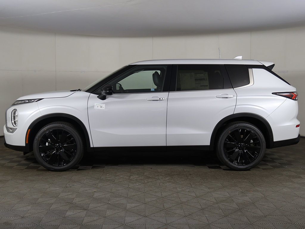 New 2026 Mitsubishi Outlander LE AWD/4WD image 17