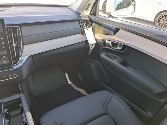 Certified 2025 Volvo XC90 T8 Plus w/ Protection Package Premier image 23