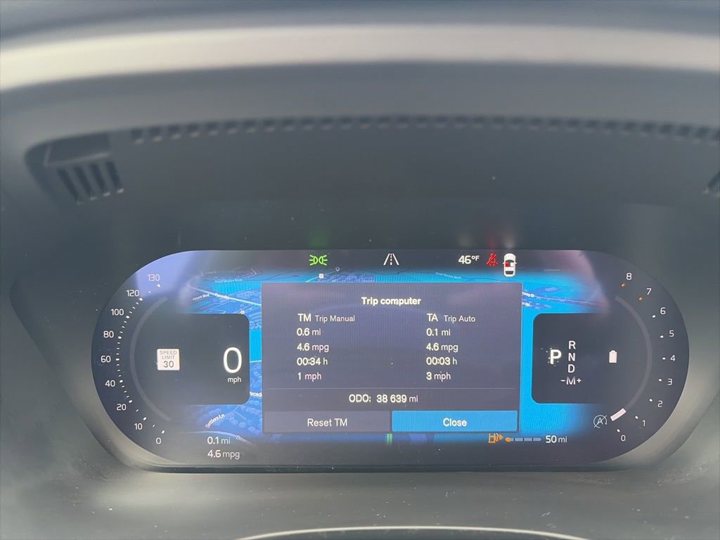 Used 2025 Volvo XC60 B5 Plus image 10