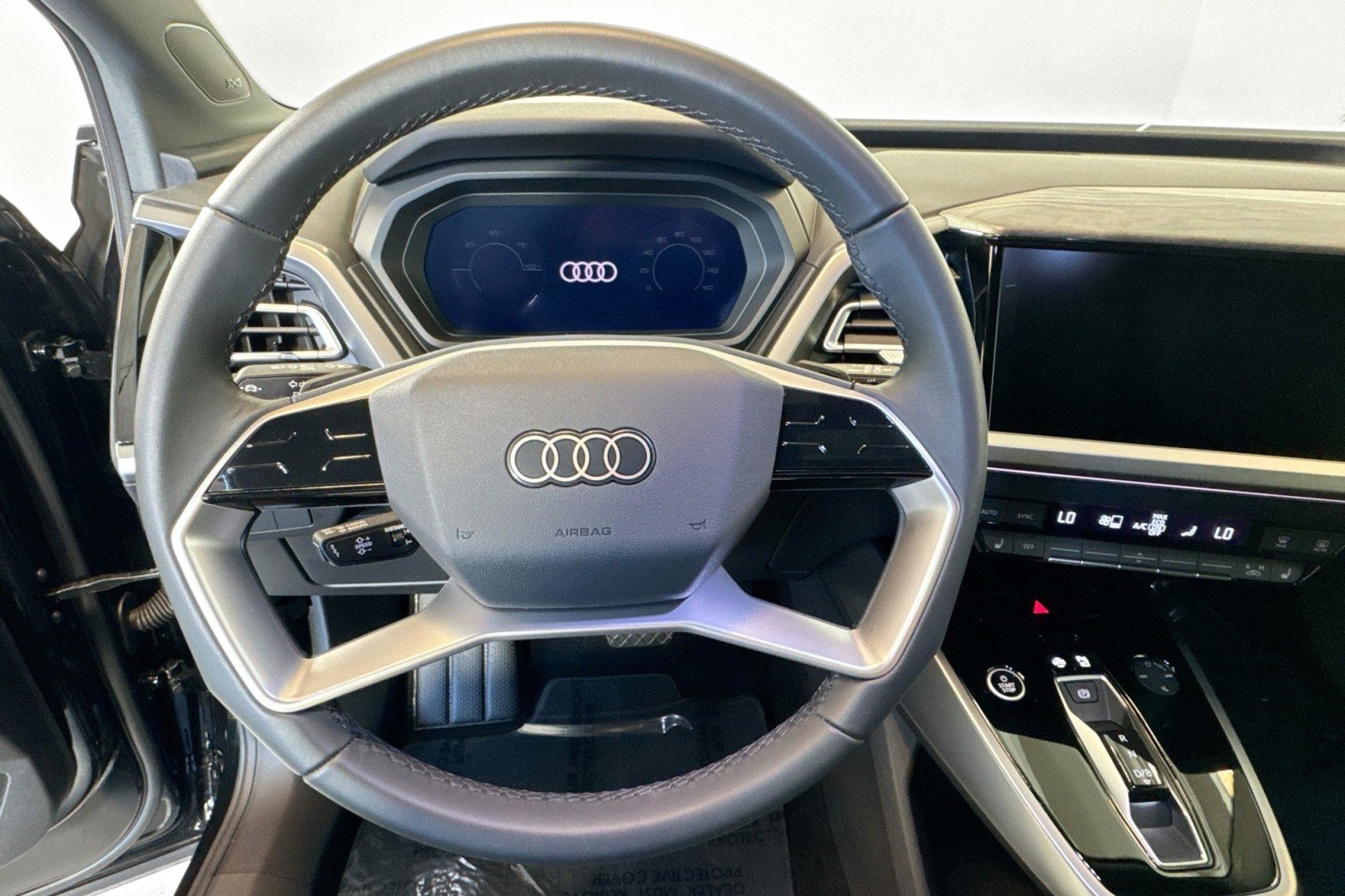Used 2026 Audi Q4 e-tron Premium Plus w/ Premium Plus AWD/4WD image 11