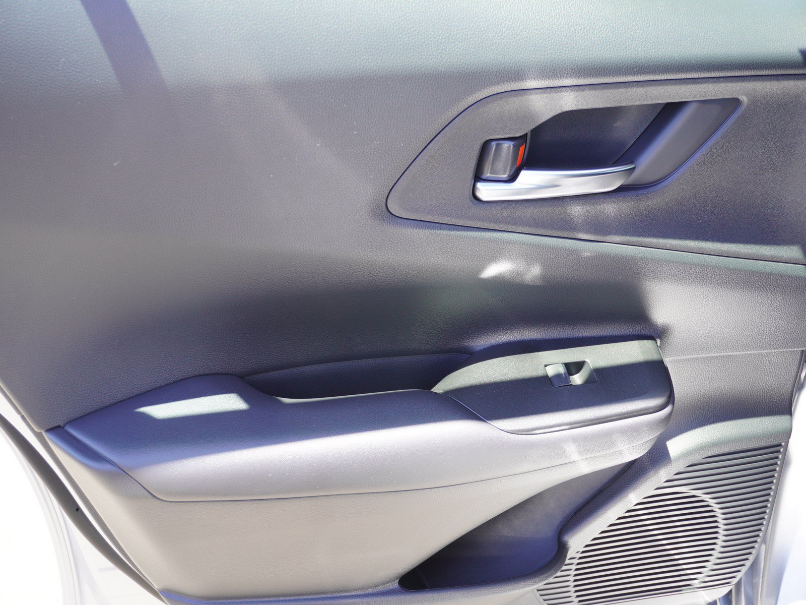 New 2026 Toyota Prius Plug-In Hybrid FWD image 12