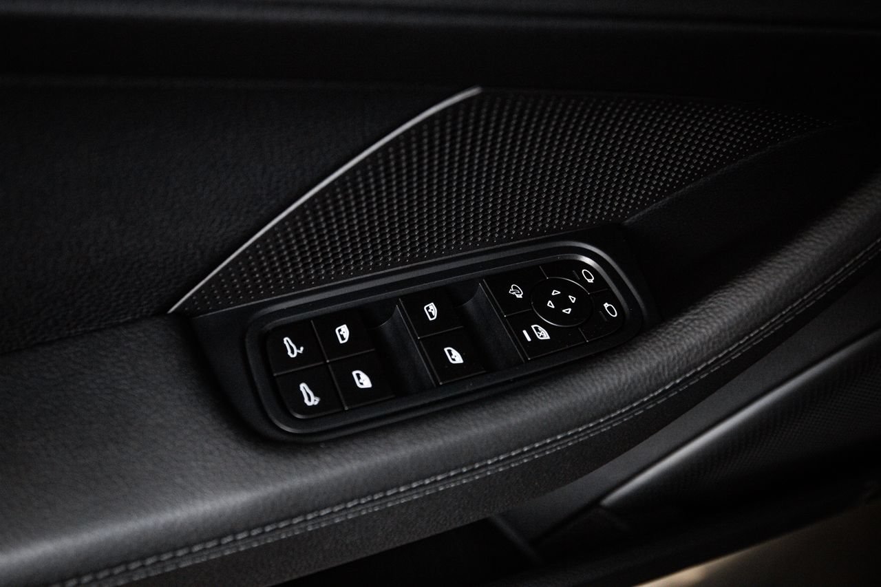 Certified 2025 Porsche Panamera image 22