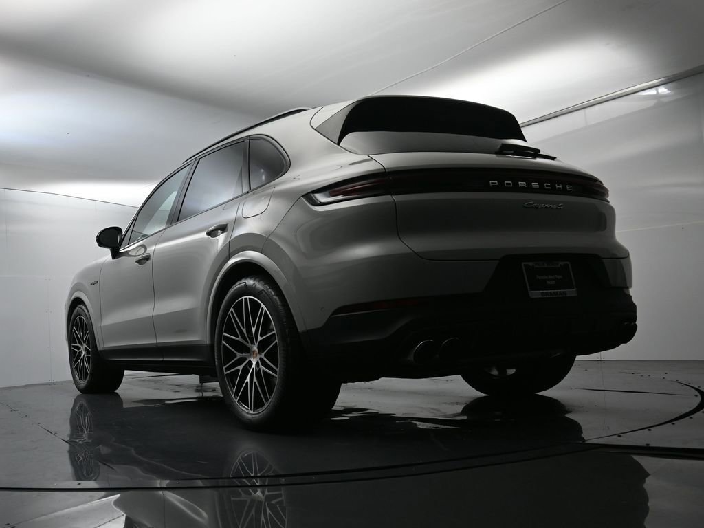 Certified 2025 Porsche Cayenne S image 51