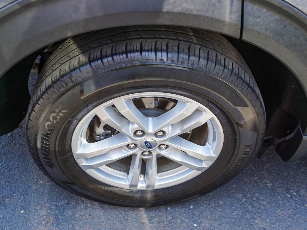 Used 2023 Ford Explorer XLT w/ Equipment Group 202A RWD image 9