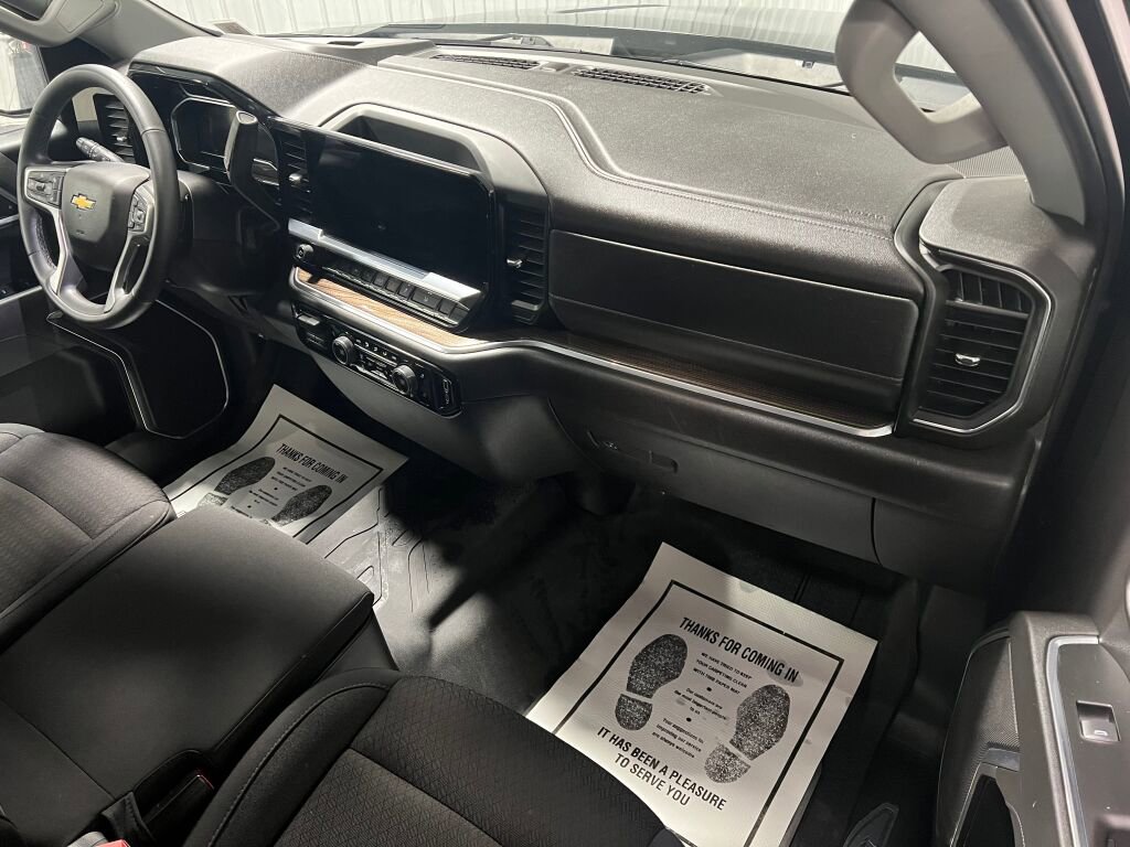 Used 2023 Chevrolet Silverado 1500 LT image 3