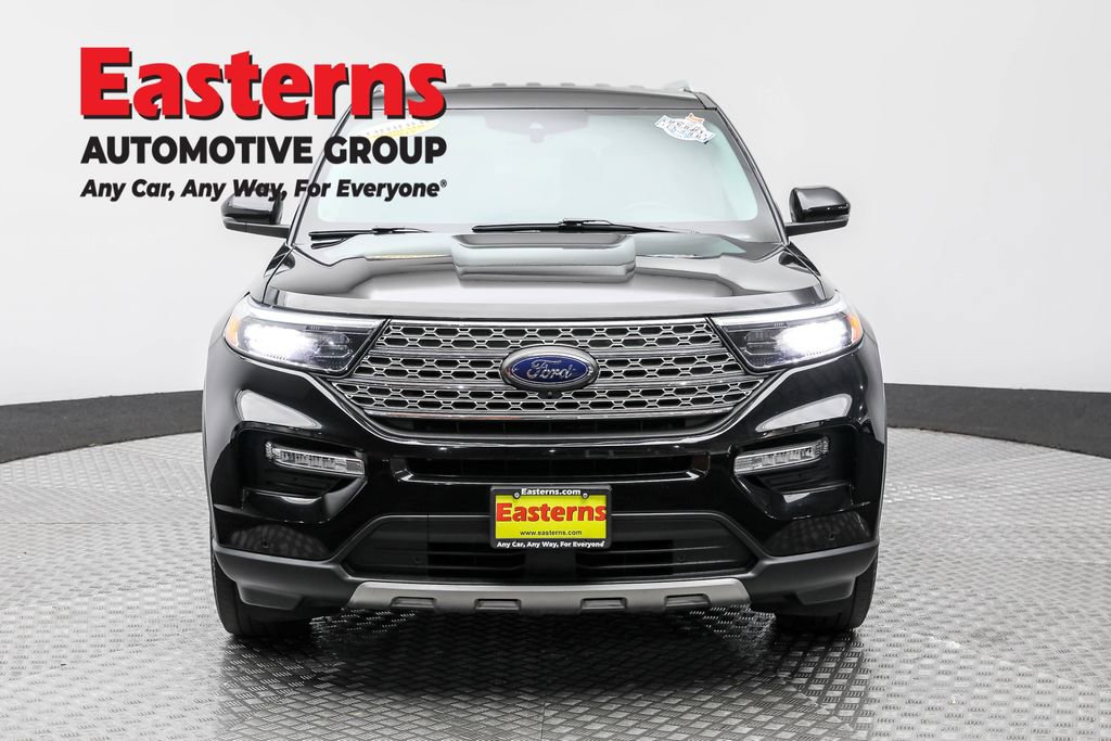 Used 2022 Ford Explorer Limited w/ Equipment Group 301A image 2