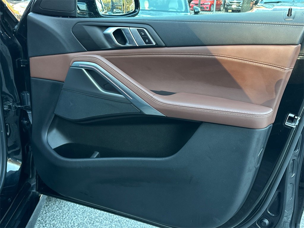 Used 2023 BMW X6 xDrive40i w/ M Sport Package image 15