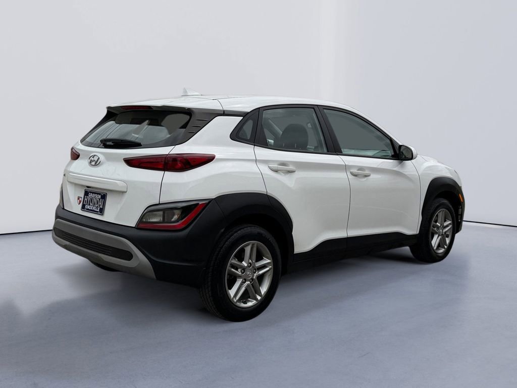 Used 2022 Hyundai Kona SE image 3