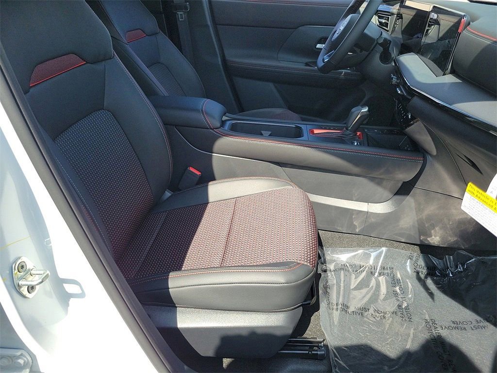 New 2026 Nissan Kicks SR image 12