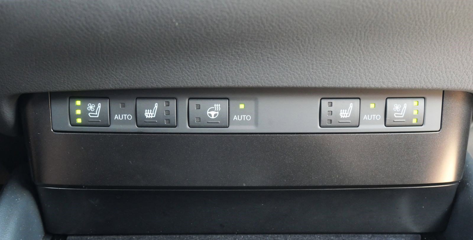 Certified 2023 Lexus ES 250 w/ Premium Package image 17