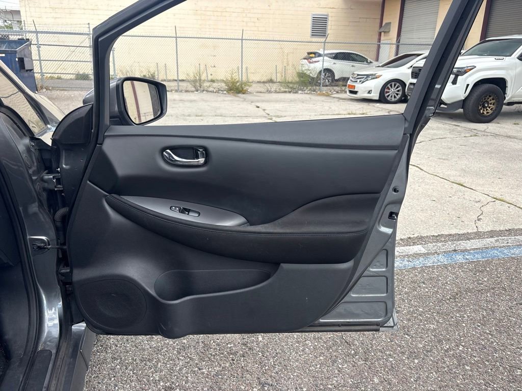 Used 2023 Nissan Leaf S FWD image 17
