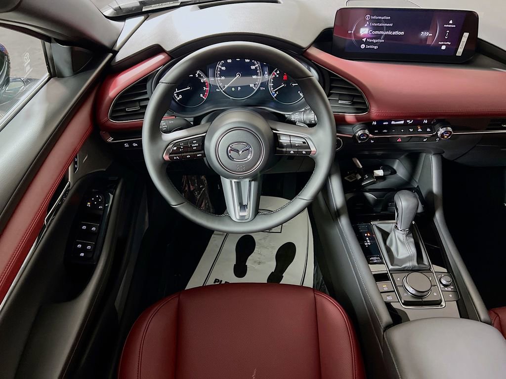 New 2026 MAZDA MAZDA3 Hatchback w/Premium Plus Pkg image 17