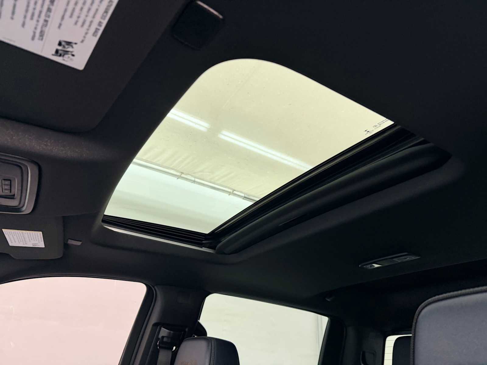 Used 2022 Chevrolet Silverado 1500 High Country image 18