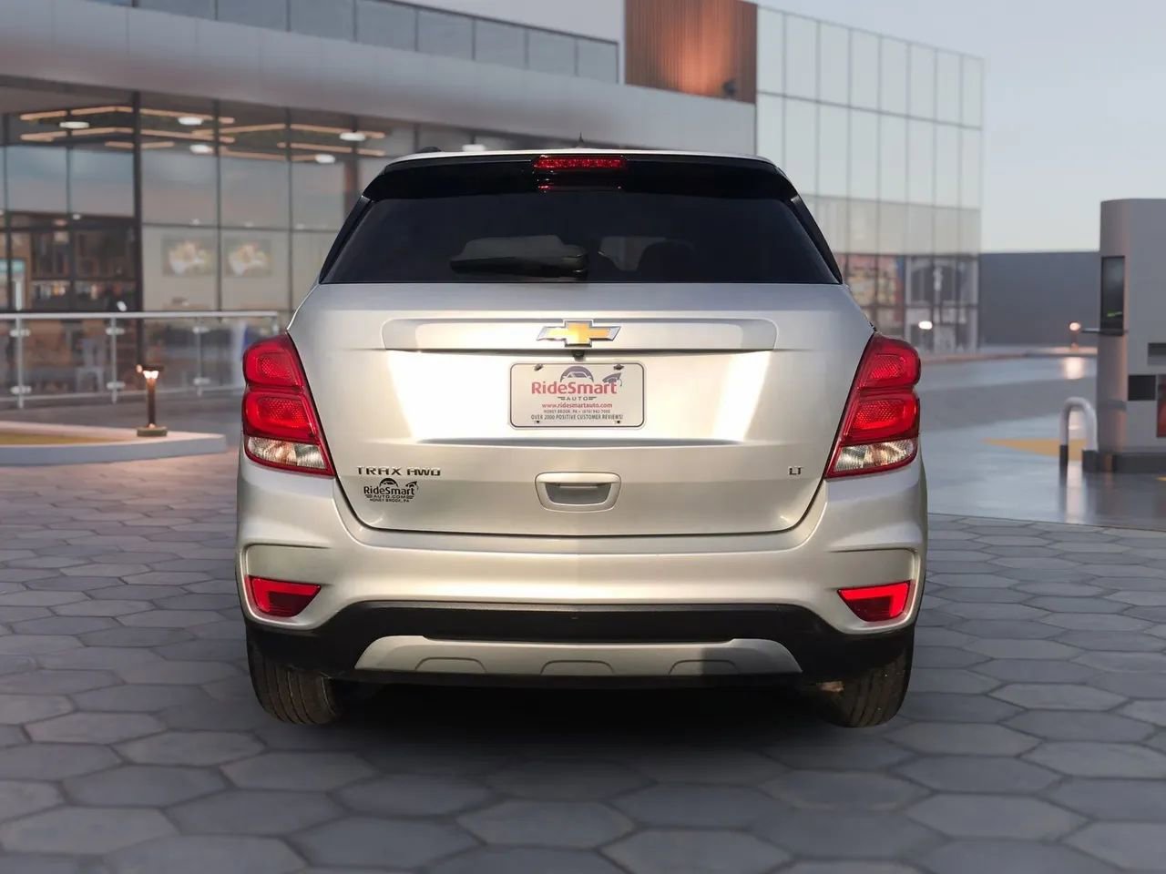 Used 2018 Chevrolet Trax LT w/ LT Convenience Package image 9