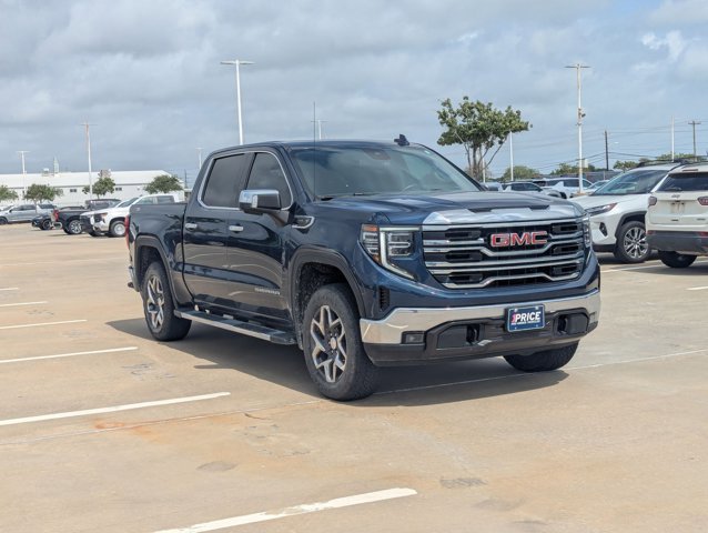 Used 2022 GMC Sierra 1500 SLT w/ SLT Convenience Package image 3