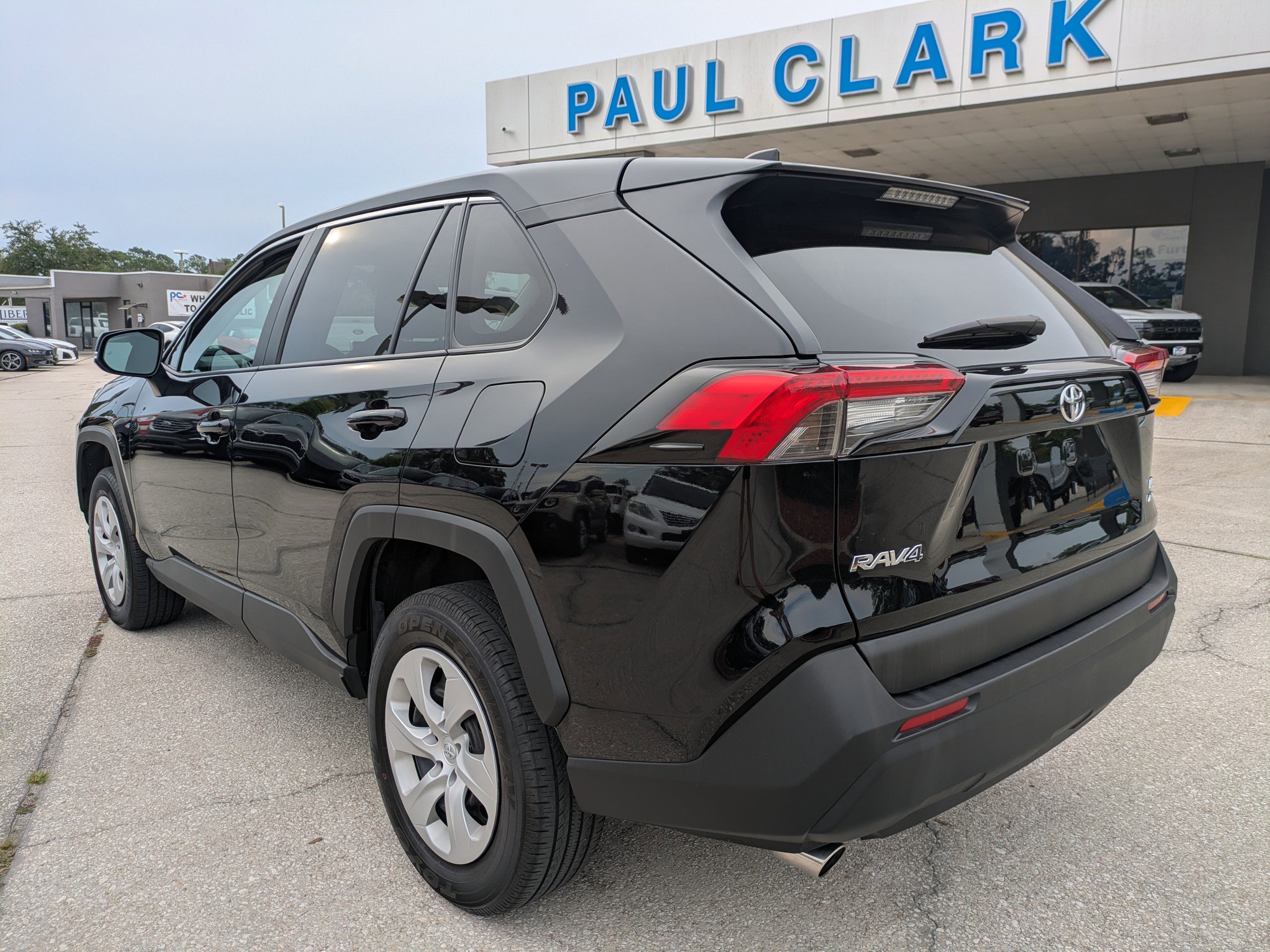 Used 2023 Toyota RAV4 LE image 6