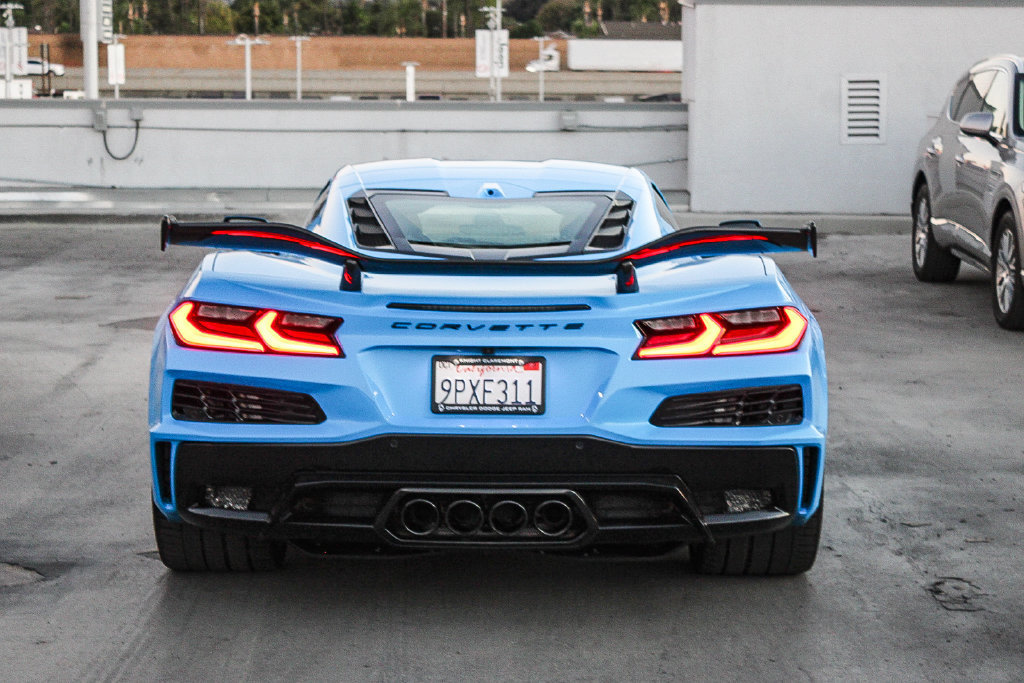 Used 2024 Chevrolet Corvette Z06 RWD image 8