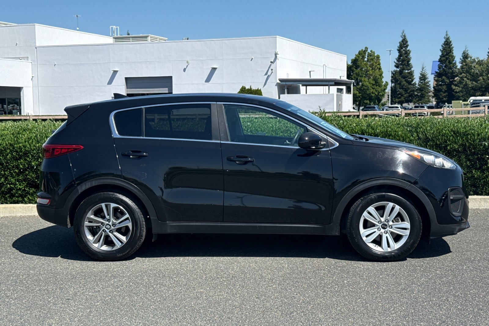Used 2019 Kia Sportage LX FWD image 3