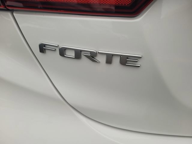 Used 2023 Kia Forte GT-Line w/ GT-Line Premium Package image 7