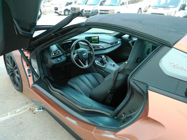 Used 2019 BMW i8 Roadster image 18