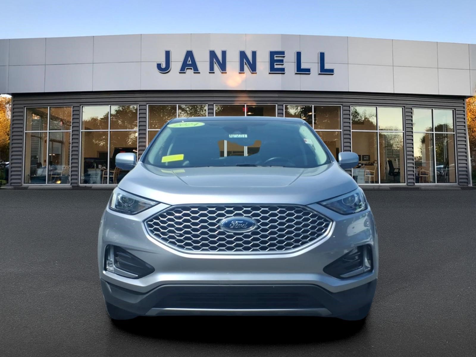 Used 2024 Ford Edge SEL w/ Convenience Package AWD/4WD image 2