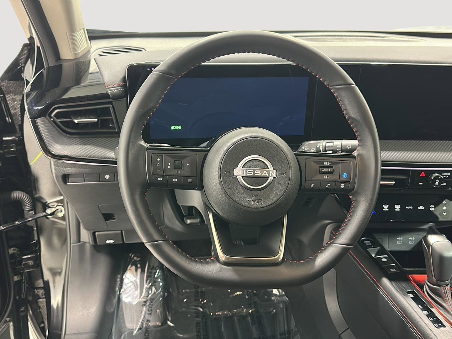 Used 2025 Nissan Kicks SR image 10