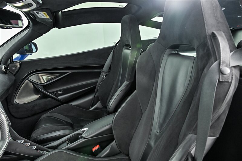 Used 2018 McLaren 720S RWD image 28
